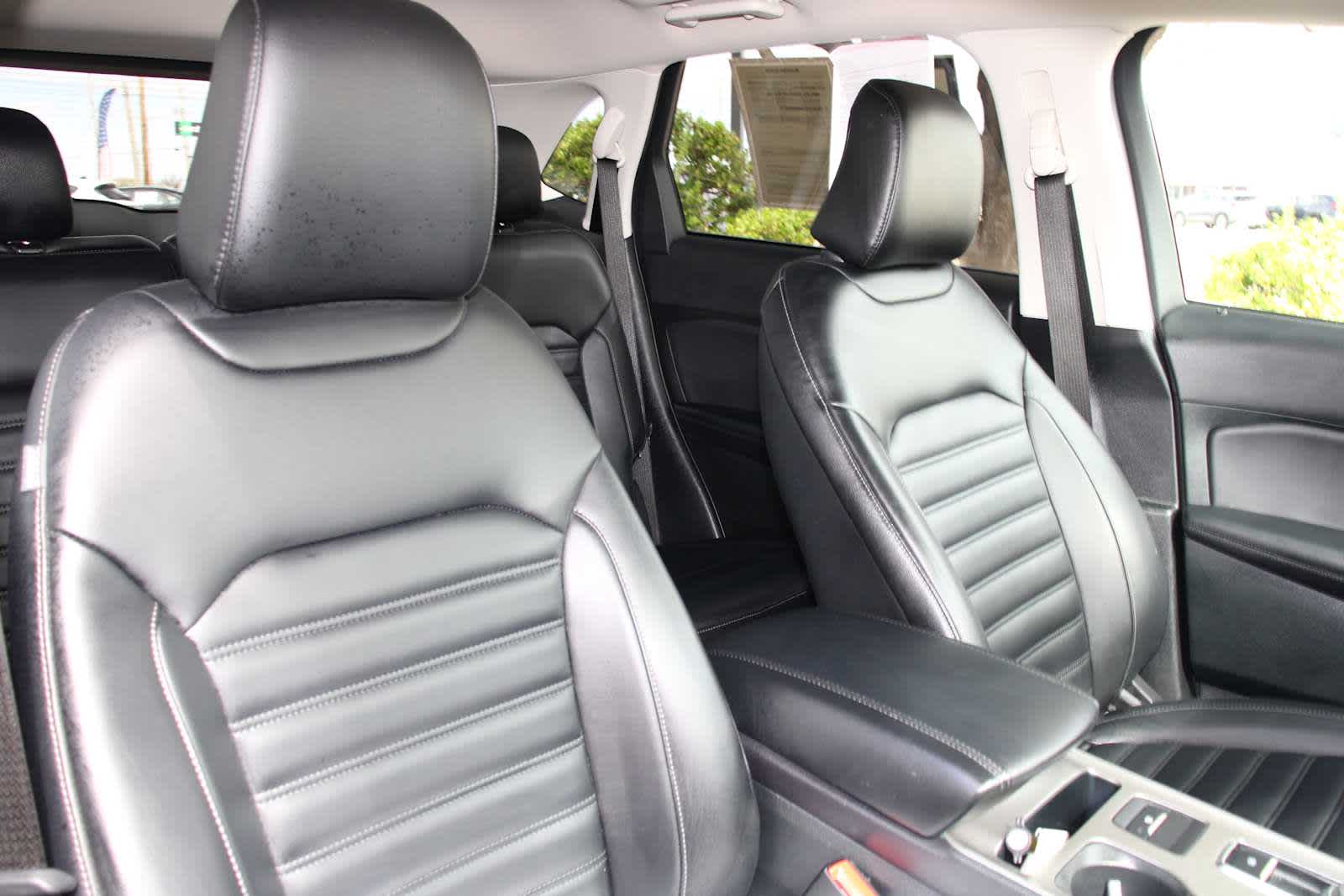 2024 Ford Edge SEL photo 32