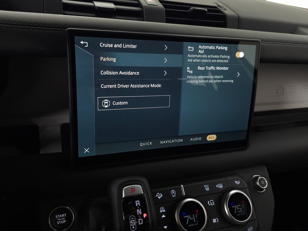 2025 LAND ROVER DEFENDER - Image 26