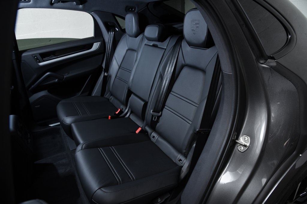 2025 Porsche Cayenne E-Hybrid photo 32