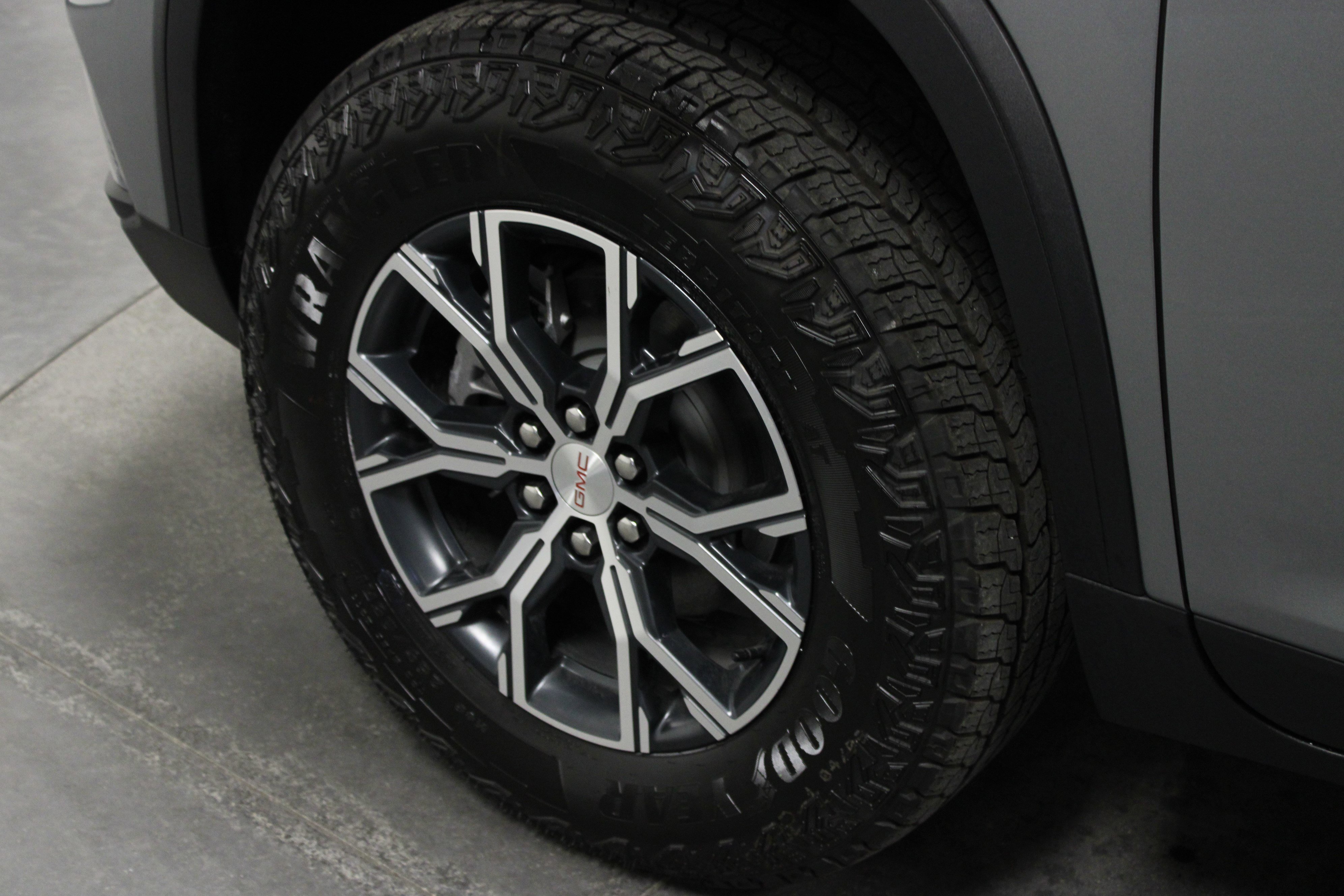 2025 Gmc Acadia AT4 photo 8