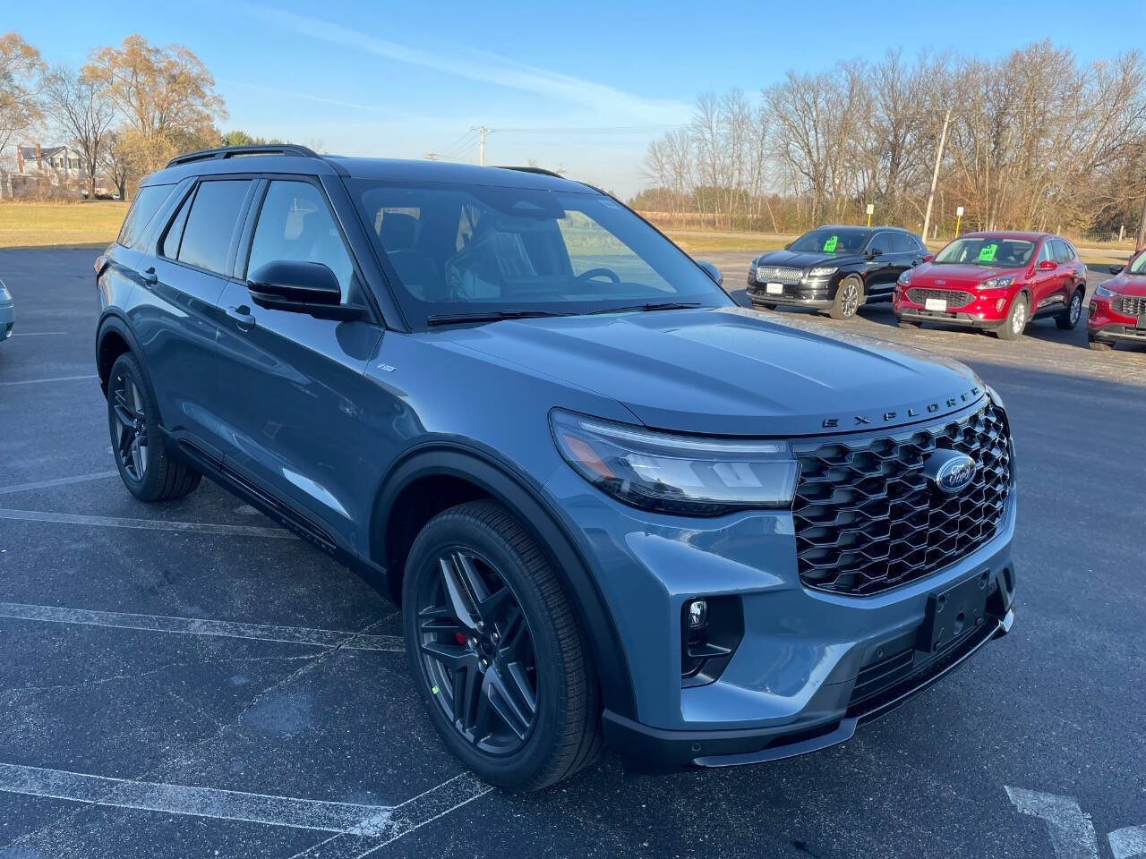 2026 Ford Explorer ST-Line photo 3