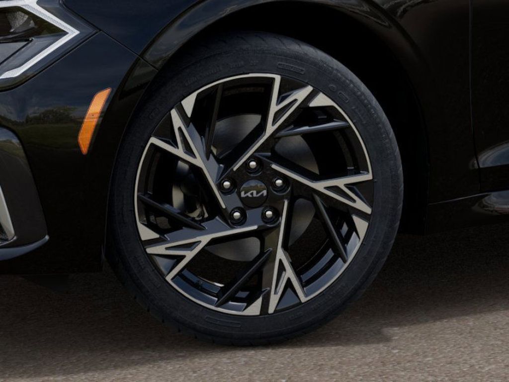 2025 Kia K5 GT-Line photo 7