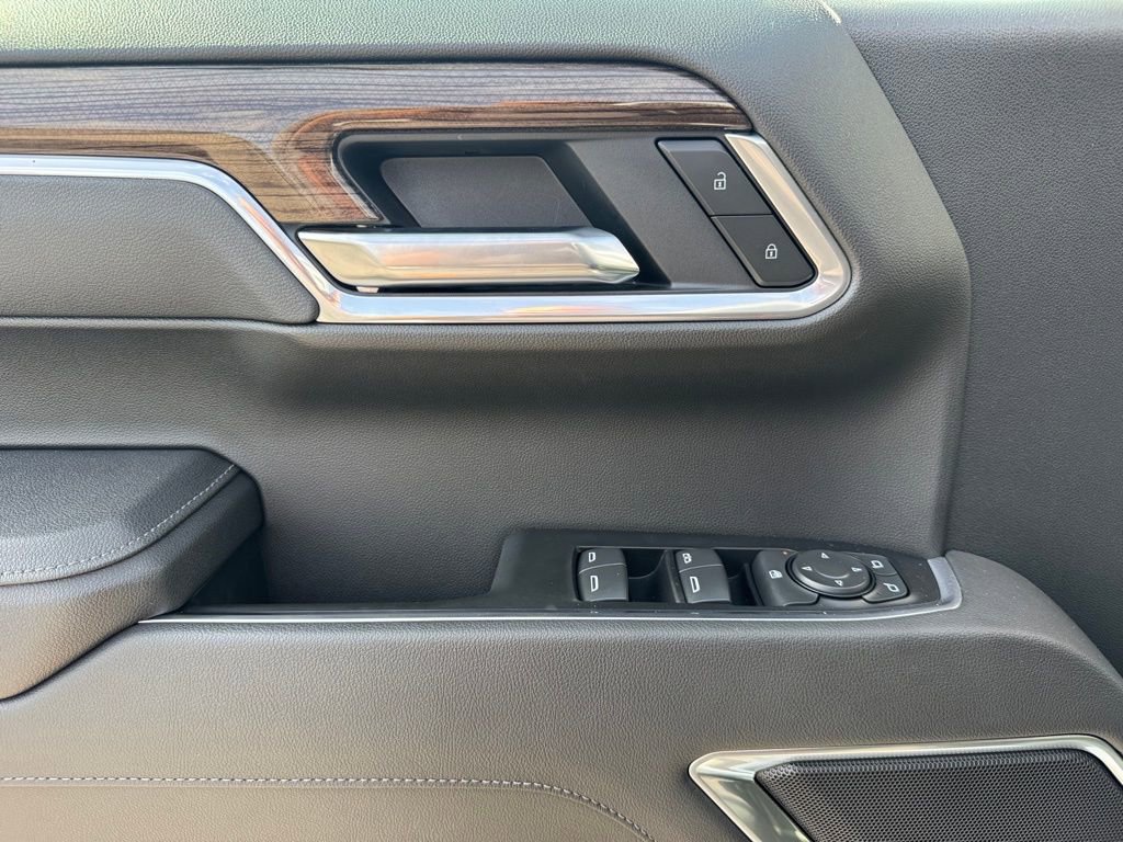 2025 Chevrolet Silverado 1500 RST photo 21