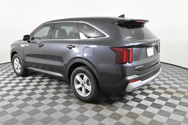 2026 Kia Sorento S photo 4