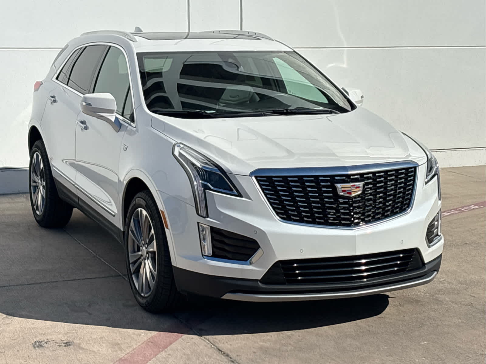 2025 Cadillac XT5 Premium Luxury photo 3