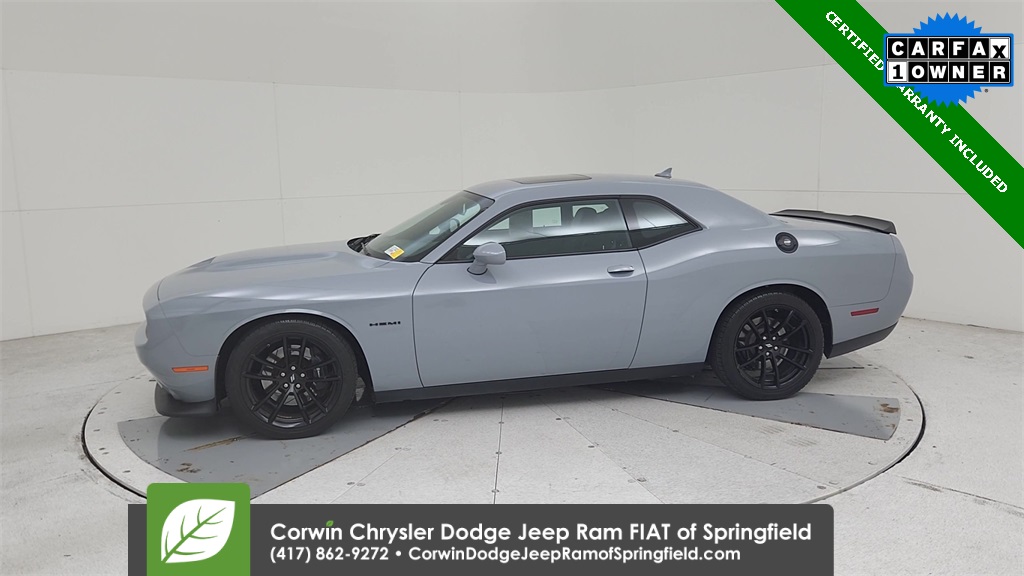 2022 Dodge Challenger R/T photo 7