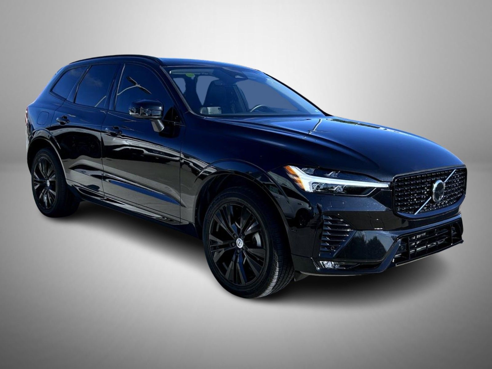2024 Volvo XC60 B5 Plus photo 3