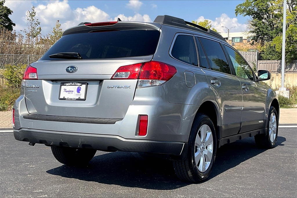2011 Subaru Outback 2.5i photo 12