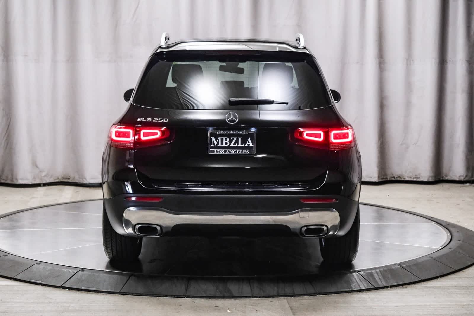 2020 Mercedes Benz GLB 250 photo 2
