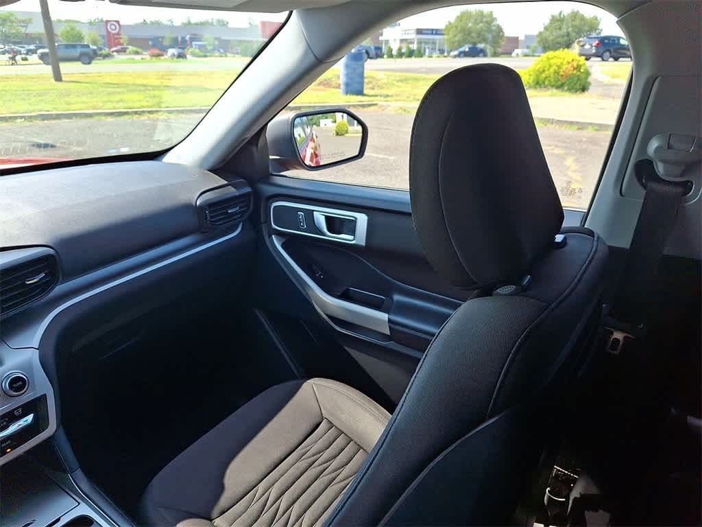 2020 Ford Explorer XLT photo 9