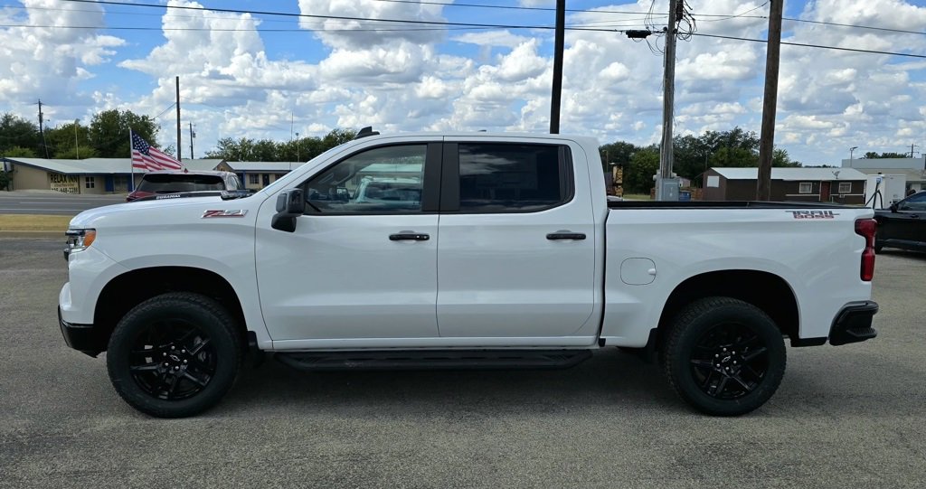 2026 Chevrolet Silverado 1500 LT Trail Boss photo 2