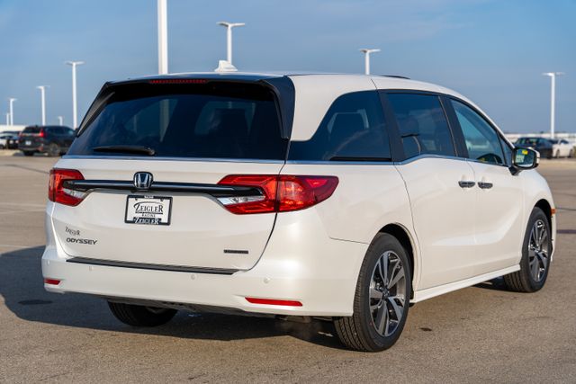 2023 Honda Odyssey Touring photo 7