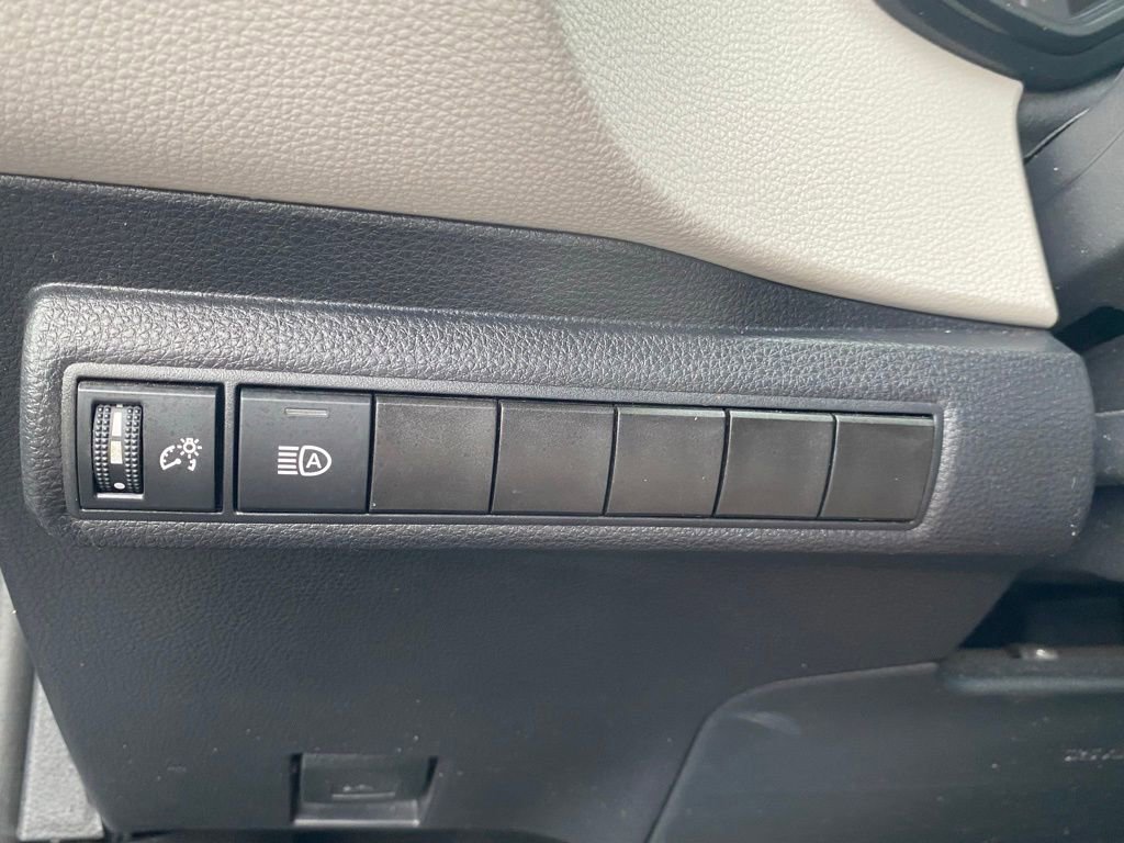 2025 Toyota Corolla LE photo 20