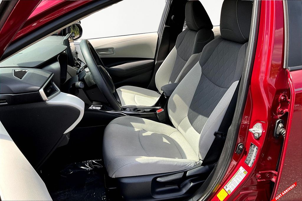 2022 Toyota Corolla LE photo 14