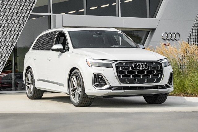 2025 Audi SQ7 Premium Plus