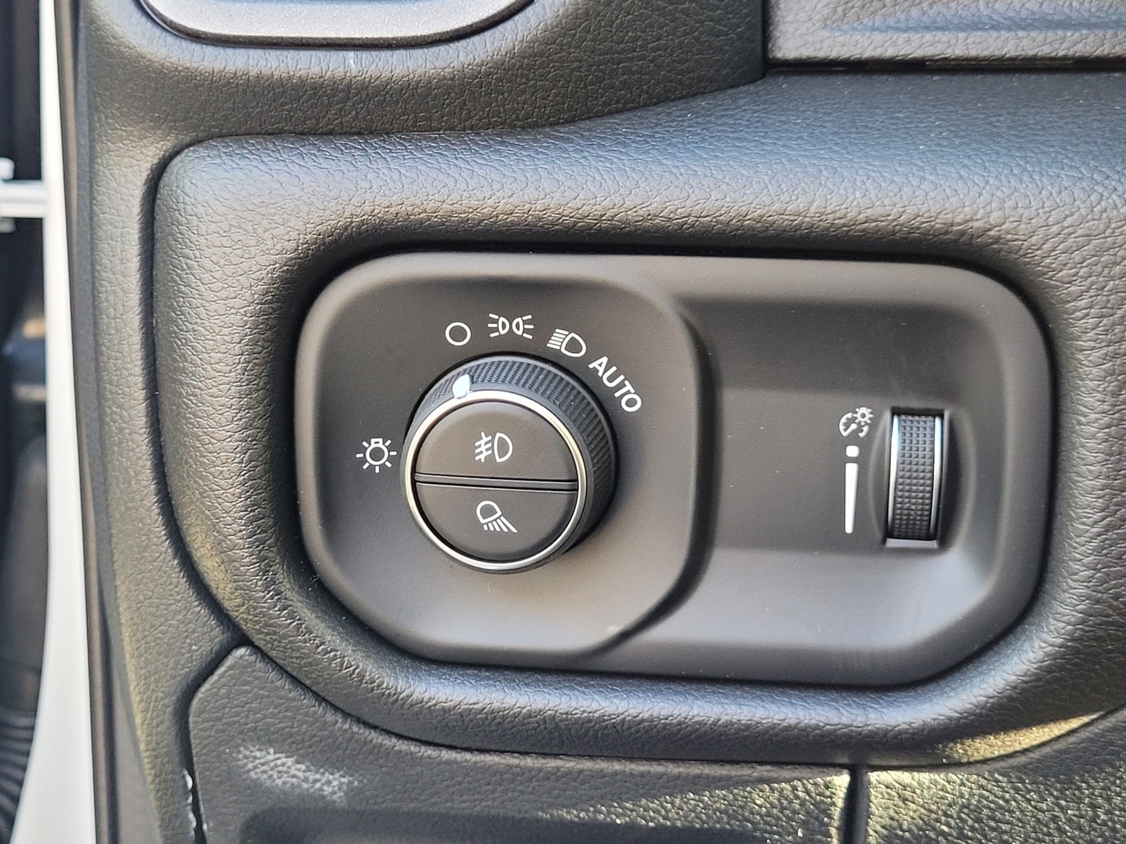 2025 Ram 1500 Tradesman photo 18