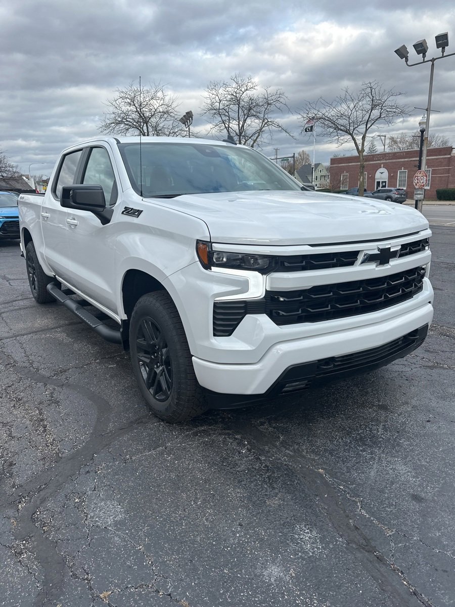 2025 Chevrolet Silverado 1500 RST photo 3