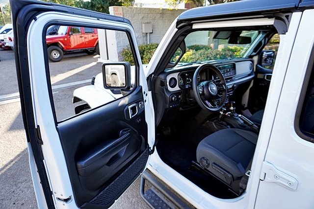 Used 2024 White Jeep Sport S 4xe image 37