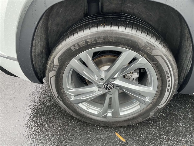 2024 Volkswagen Atlas Cross Sport SEL R-Line photo 4