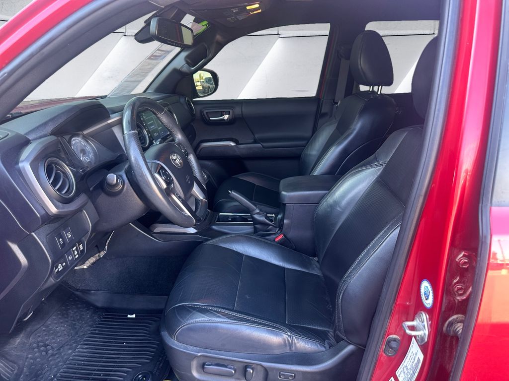 2021 Toyota Tacoma TRD Off-Road photo 7