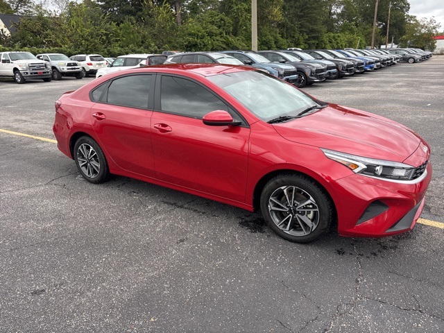 2024 Kia Forte LXS photo 4