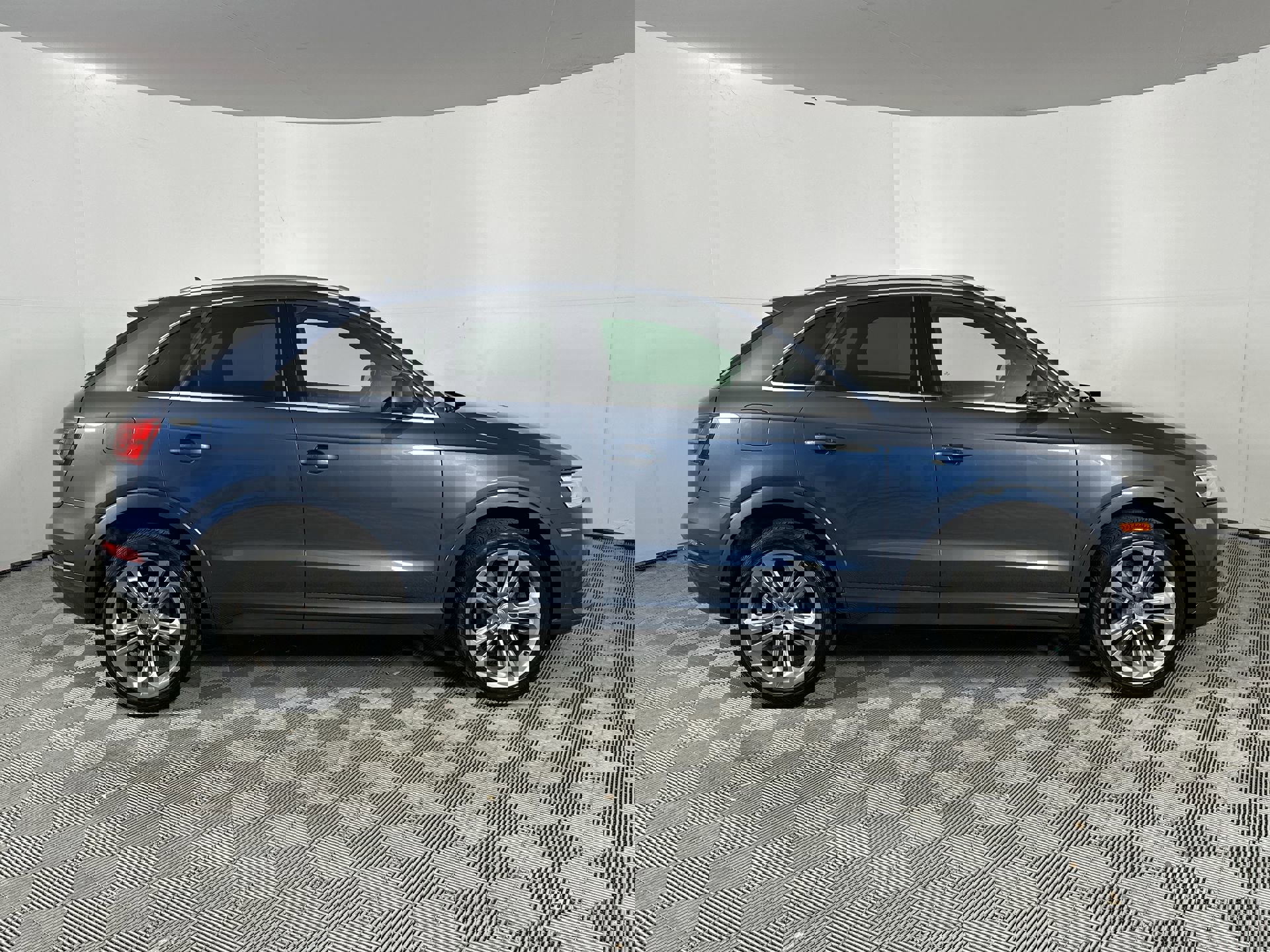 2017 Audi Q3 Premium Plus photo 9