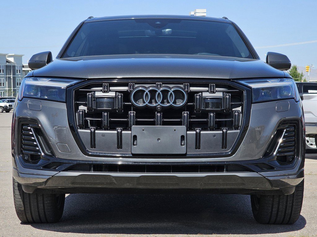2025 Audi Q7 45 Premium Plus photo 9