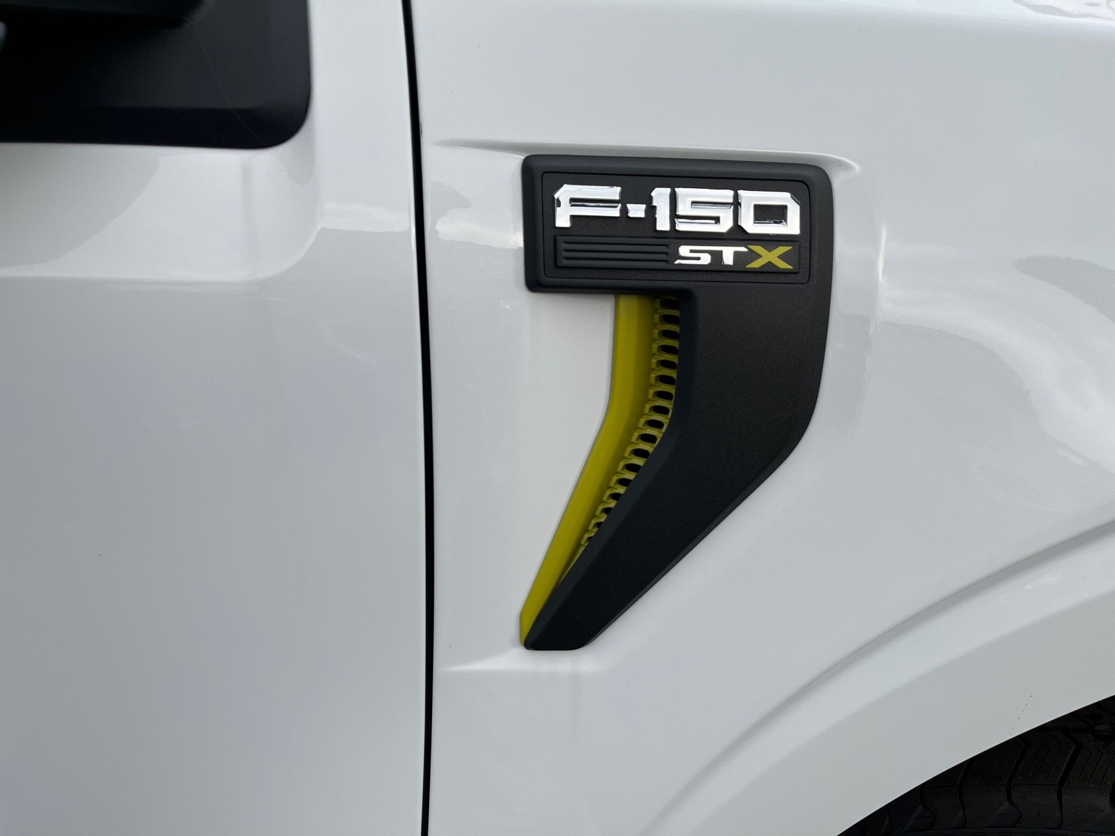 2025 Ford F-150 STX photo 4