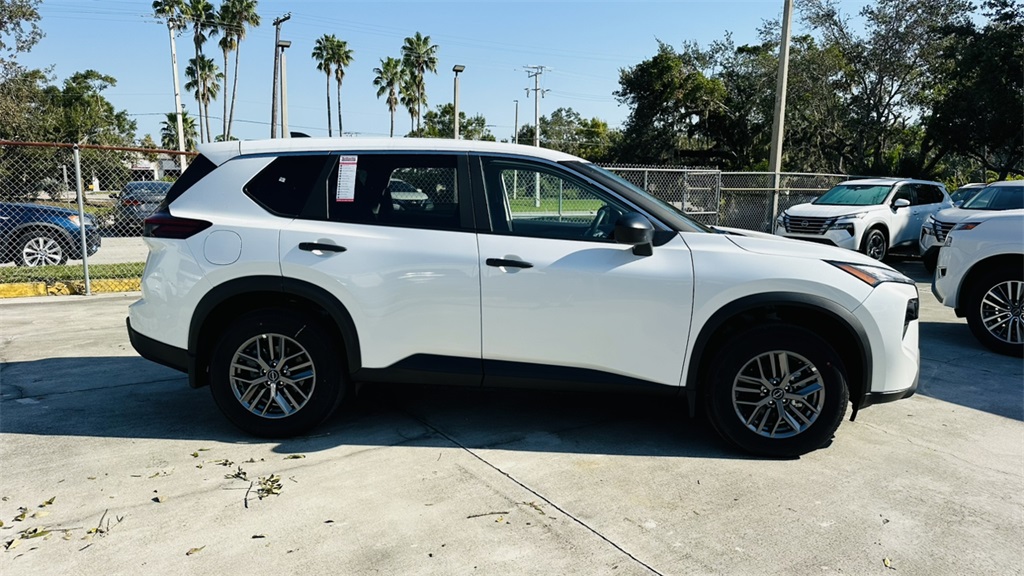 2025 Nissan Rogue S photo 7