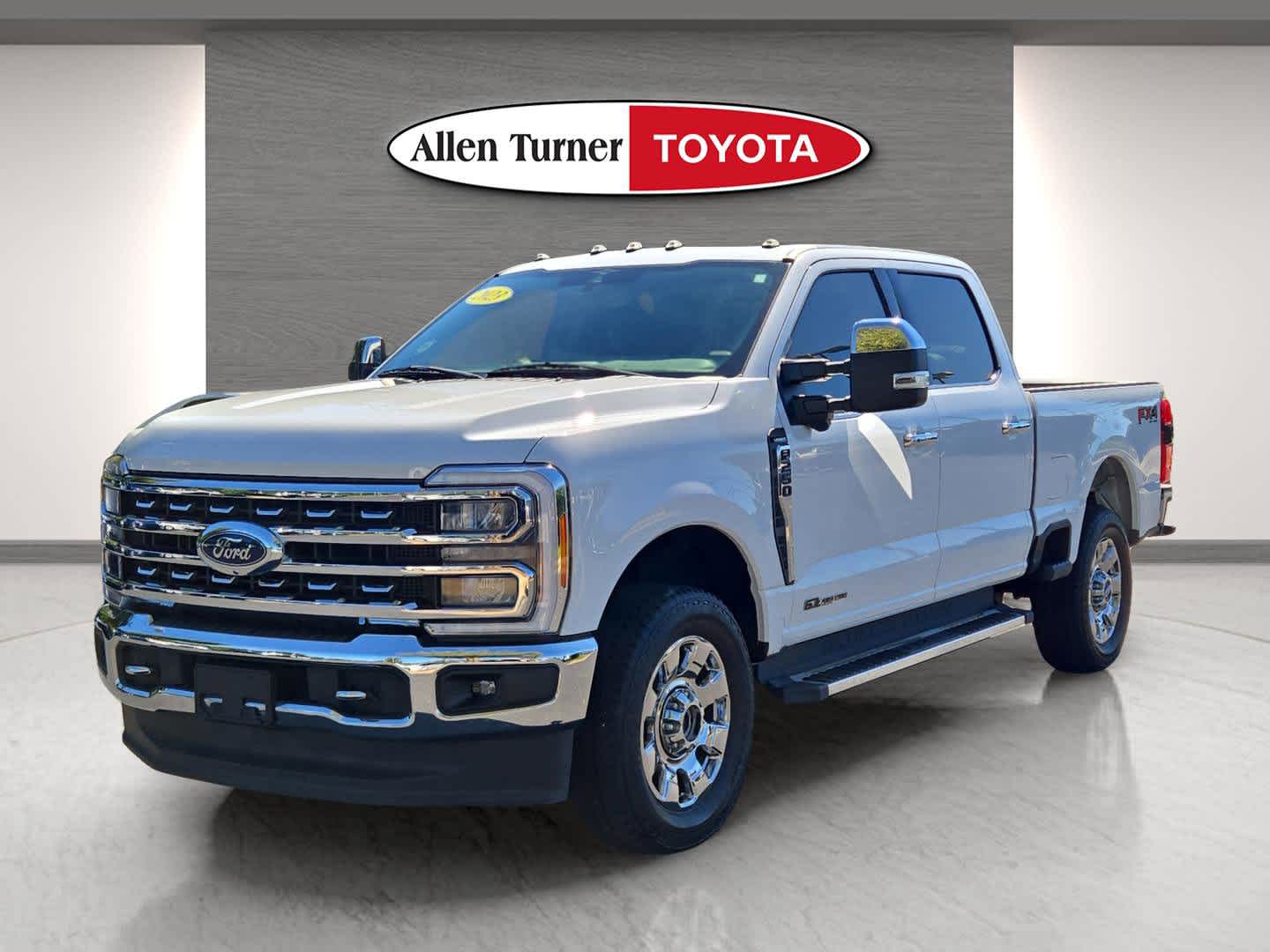 2023 Ford F-250 Lariat photo 3