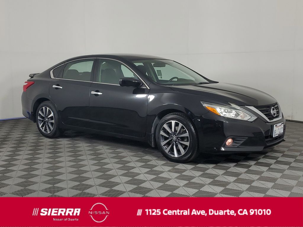 Used 2016 Black Nissan 2.5 SV image 1