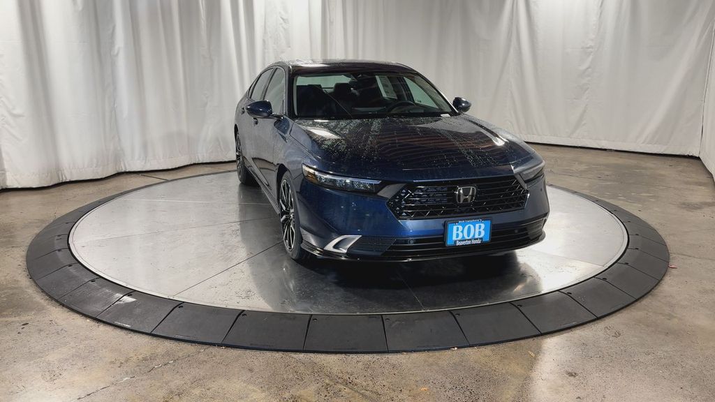 2025 Honda Accord Hybrid Touring photo 3