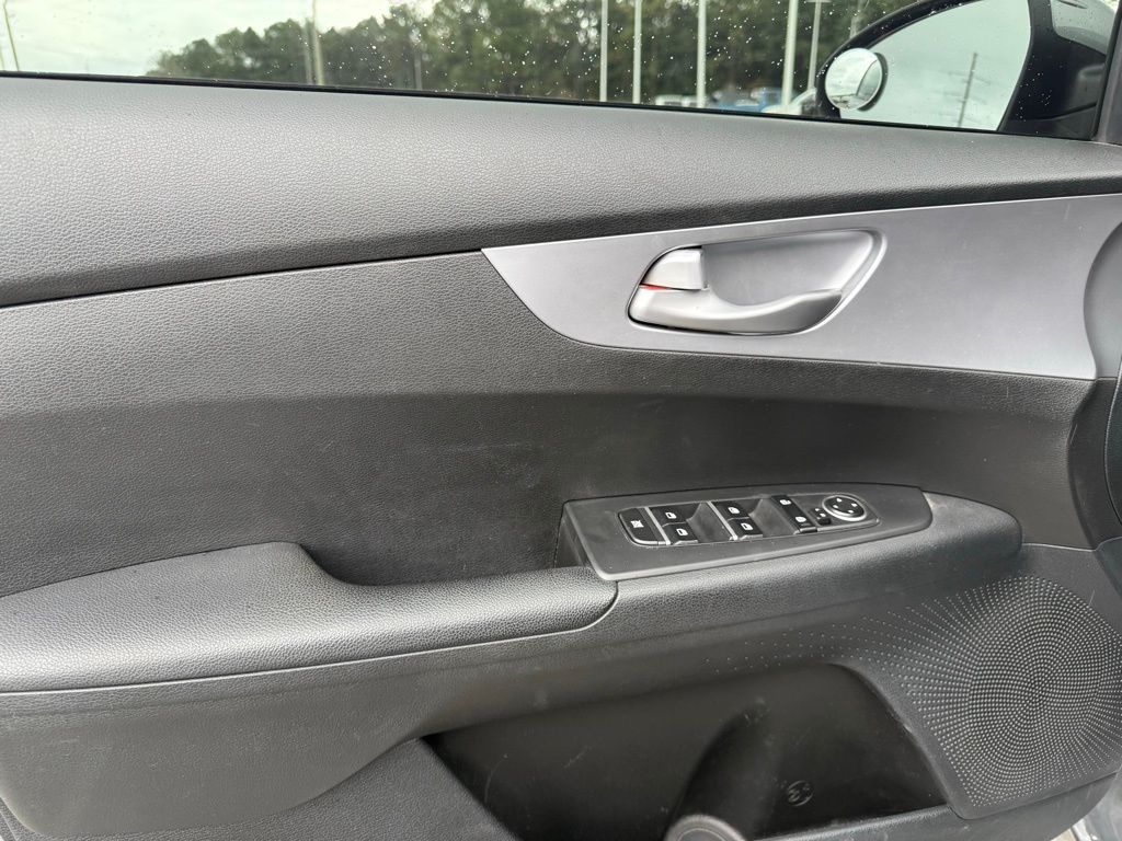 2022 Kia Forte LXS photo 10