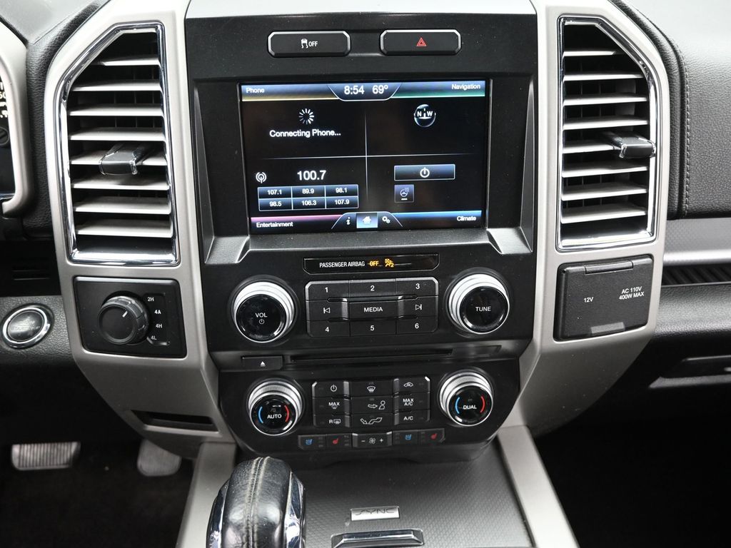 2015 Ford F-150 XLT photo 13