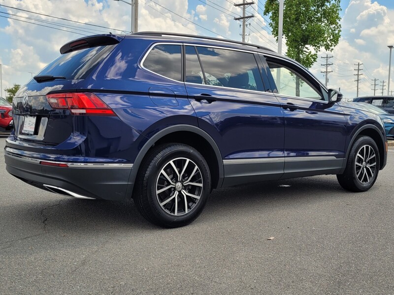 2021 Volkswagen Tiguan SE photo 2