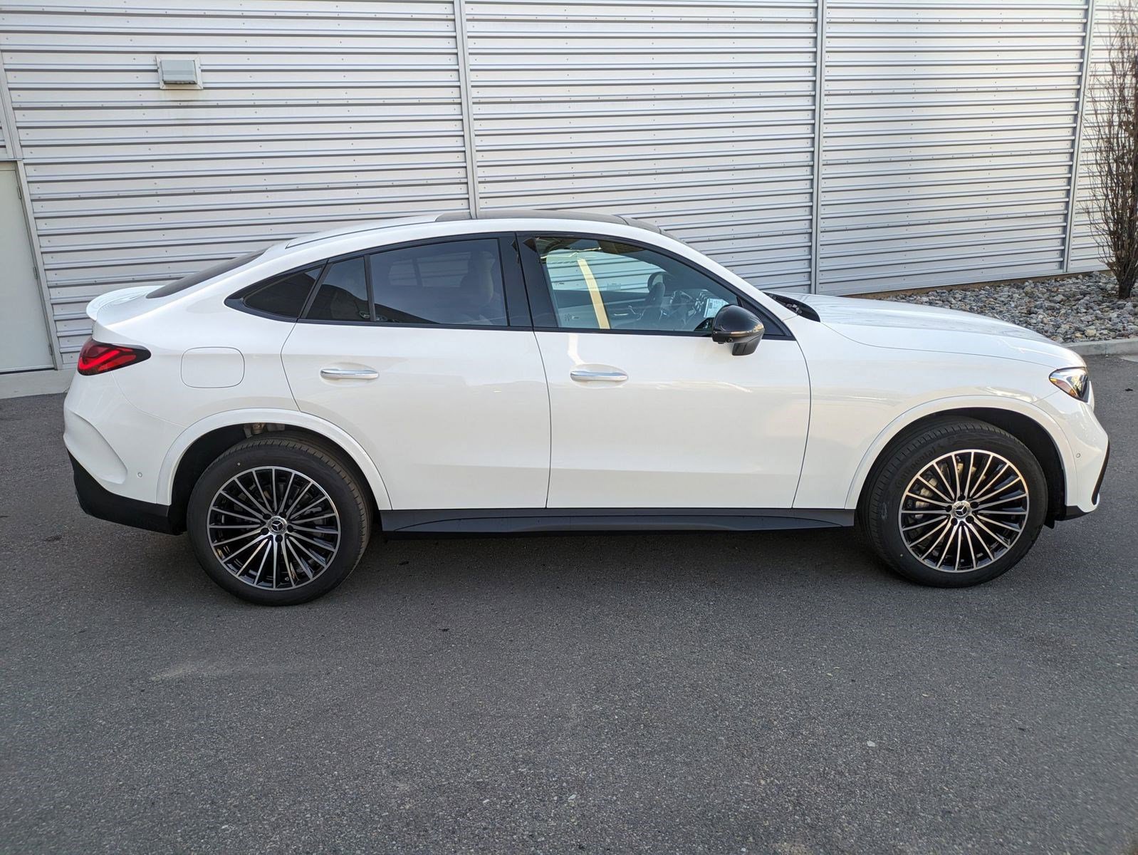 2025 Mercedes Benz GLC 300 4MATIC photo 2