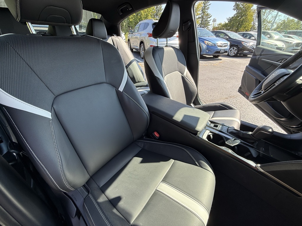 2025 Toyota Camry SE photo 5