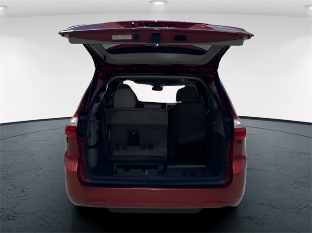 2020 Toyota Sienna XLE photo 14
