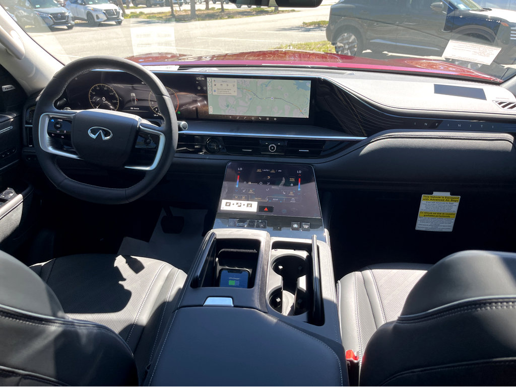 2025 Infiniti QX80 Luxe photo 4