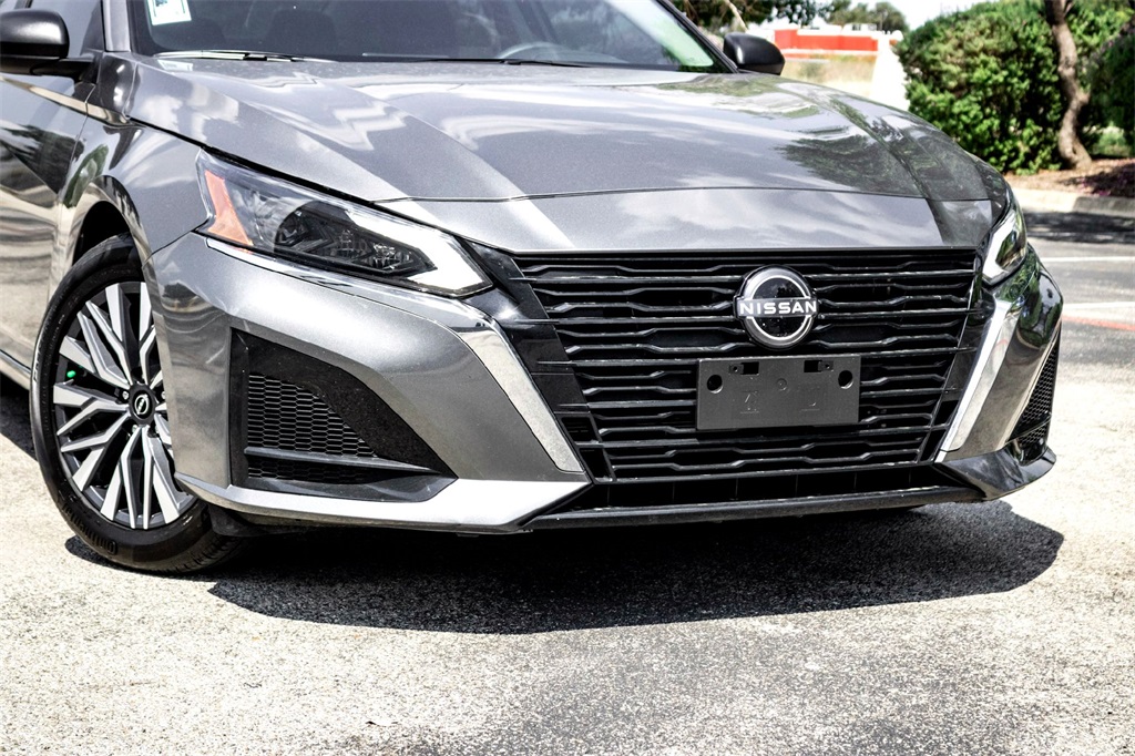 2025 Nissan Altima 2.5 SV photo 3