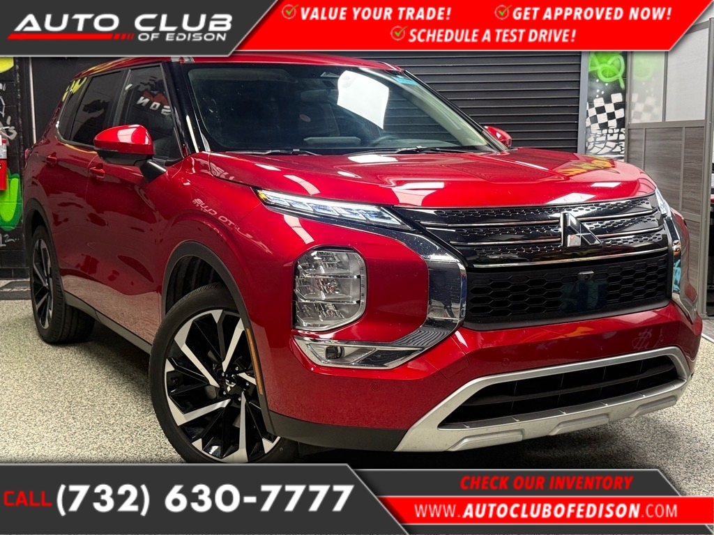 2024 Mitsubishi Outlander SE's photo