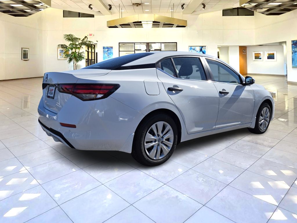 2025 Nissan Sentra S photo 4