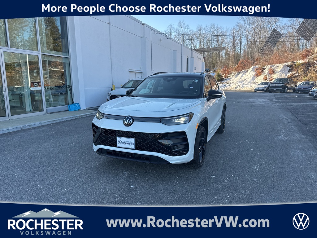 2026 Volkswagen Tiguan SE R-LINE BLACK's photo