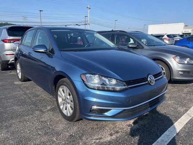 2018 Volkswagen Golf SE