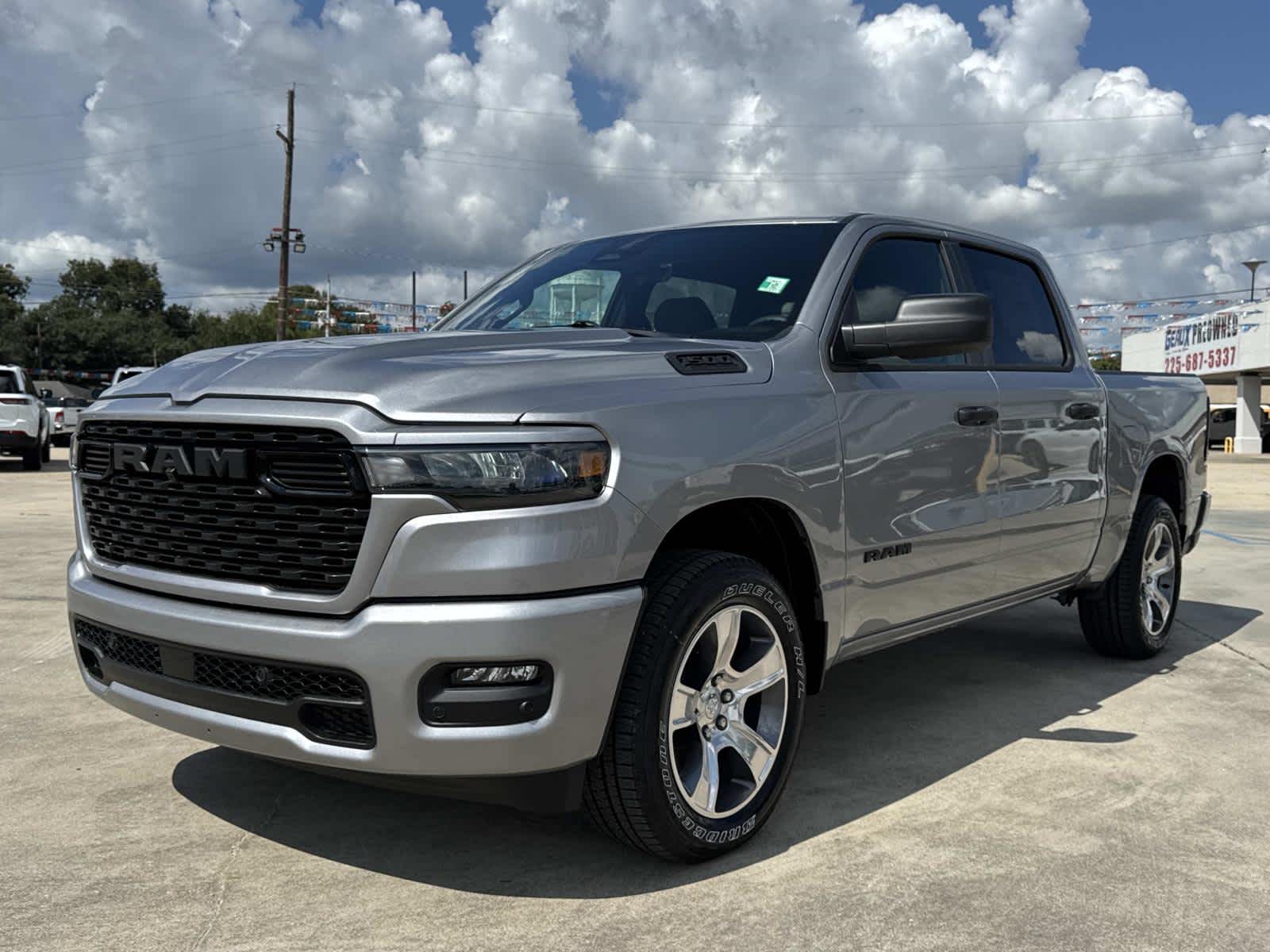 2026 Ram 1500 Express photo 3