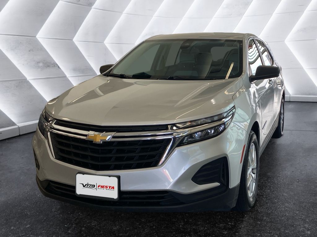 2022 Chevrolet Equinox LS photo 3