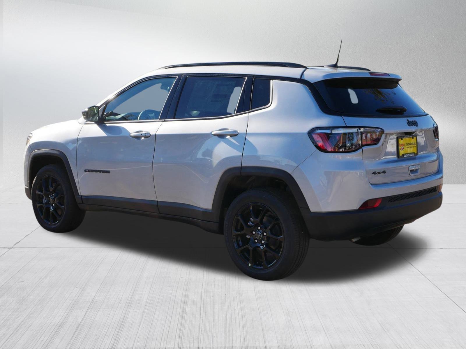 2026 Jeep Compass Latitude photo 4