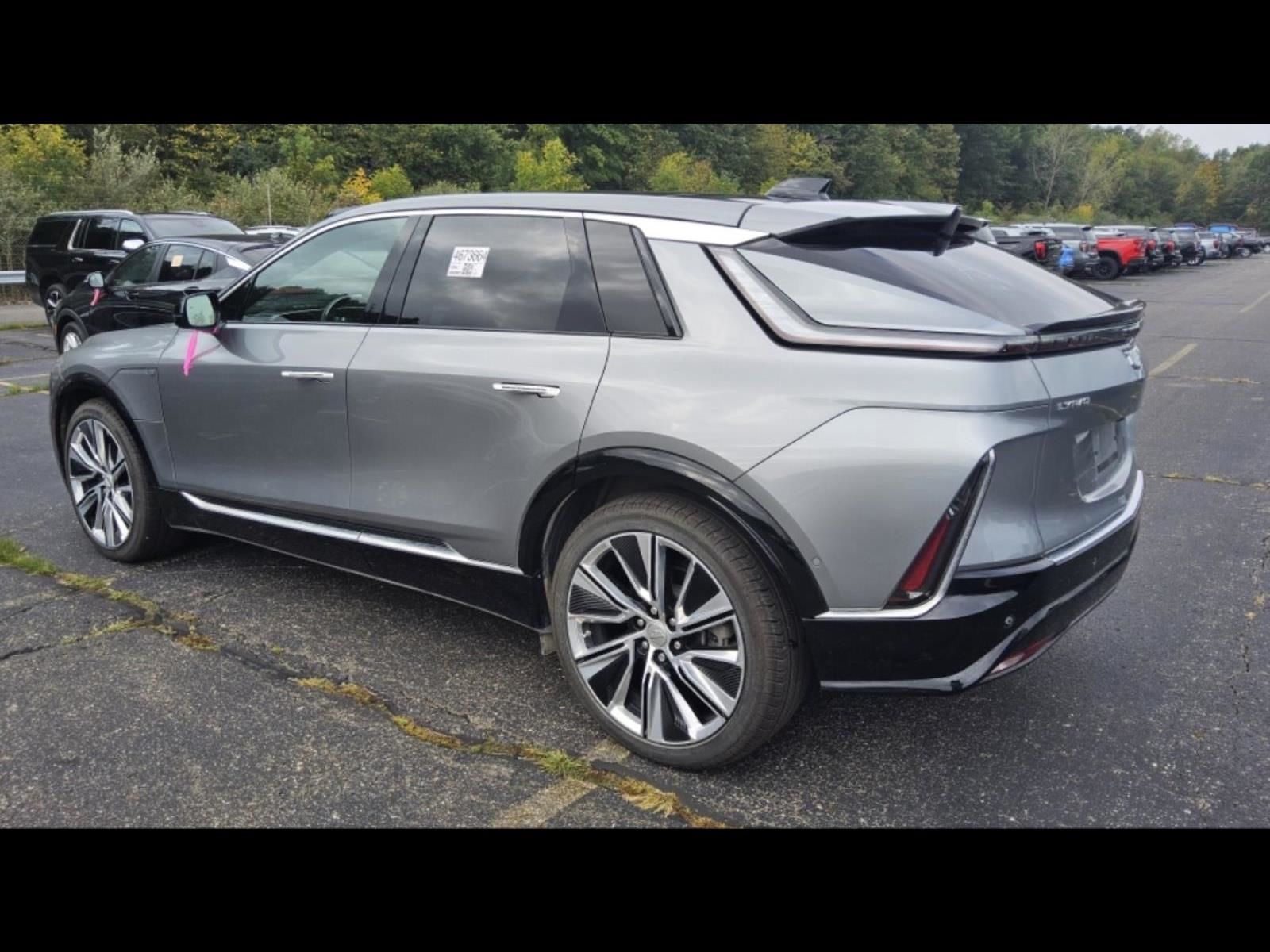 2024 Cadillac Lyriq Luxury photo 4