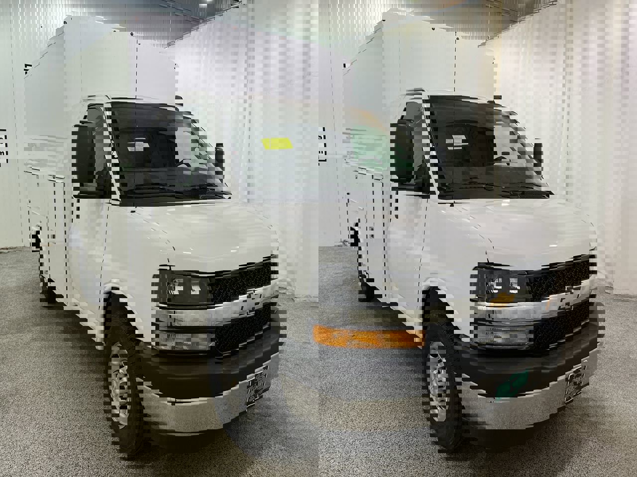 2025 Chevrolet Express Cutaway Base's photo