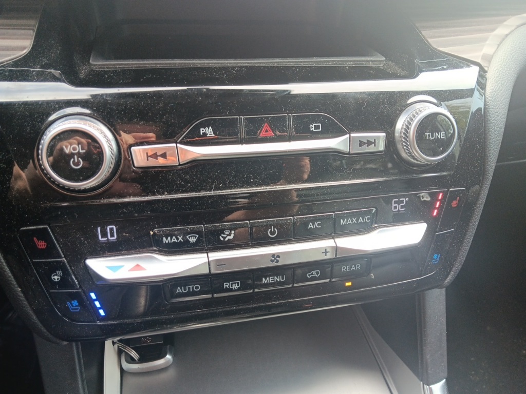 2021 Ford Explorer Limited photo 17